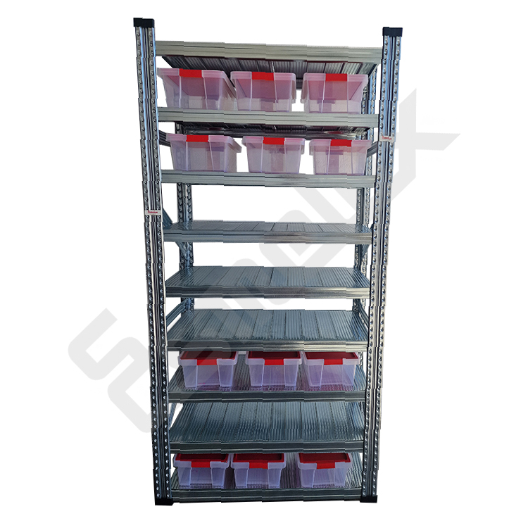 Estanter�a met�lica para almacenamiento combinada con cajas pl�sticas transparentes con tapa roja